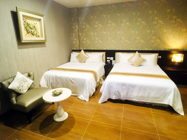 [宜蘭民宿] 金普敦鄉村悠活民宿｜宜蘭冬山經典歐風民宿包棟，入住黃色小鴨藝術家霍夫曼欽點VIP房型，大方招待下午茶、紅酒、水果、零食、飲料，鄉間度假也能有高級享受！