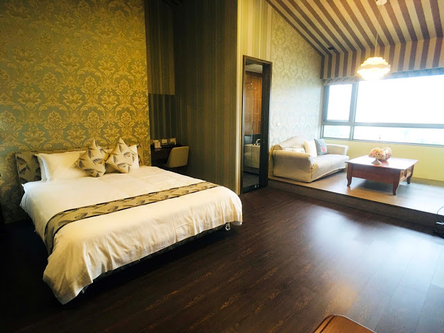 [宜蘭民宿] 金普敦鄉村悠活民宿｜宜蘭冬山經典歐風民宿包棟，入住黃色小鴨藝術家霍夫曼欽點VIP房型，大方招待下午茶、紅酒、水果、零食、飲料，鄉間度假也能有高級享受！