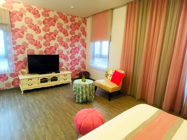 [宜蘭民宿] 金普敦鄉村悠活民宿｜宜蘭冬山經典歐風民宿包棟，入住黃色小鴨藝術家霍夫曼欽點VIP房型，大方招待下午茶、紅酒、水果、零食、飲料，鄉間度假也能有高級享受！