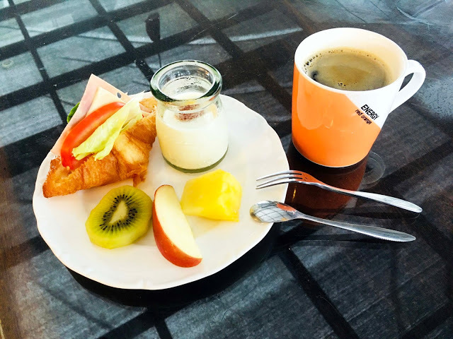 [宜蘭民宿] 金普敦鄉村悠活民宿｜宜蘭冬山經典歐風民宿包棟，入住黃色小鴨藝術家霍夫曼欽點VIP房型，大方招待下午茶、紅酒、水果、零食、飲料，鄉間度假也能有高級享受！