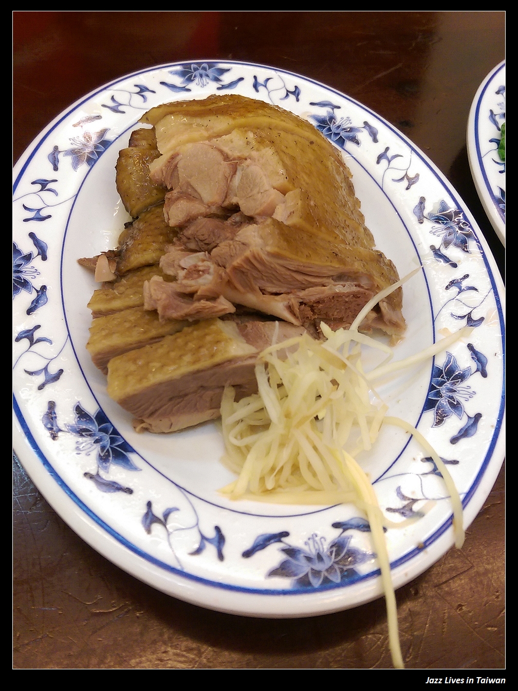 [土庫鴨肉富] 湯中帶有濃郁當歸的甜搭配上薑絲的香, 更有店家滿滿的愛心, 此店備有"愛心待用餐"~