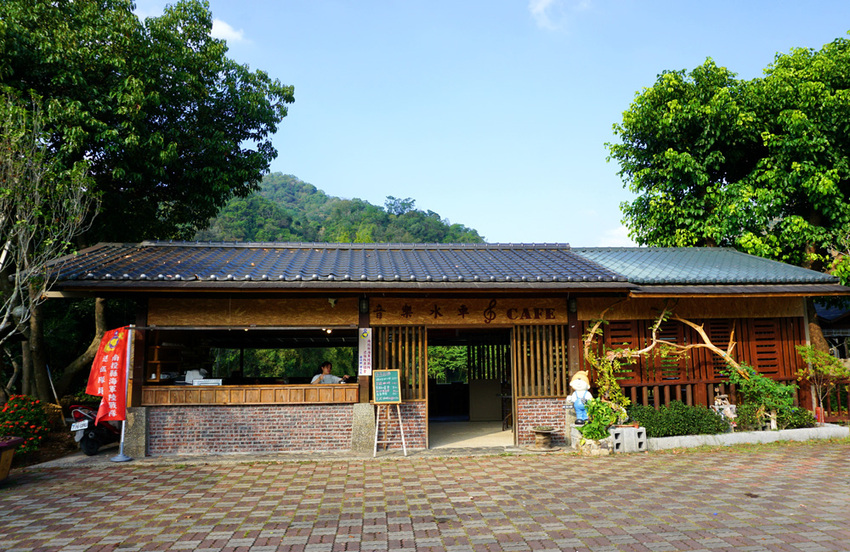 南投景點》周末就醬玩南投一日遊必玩美食.景點.住宿推薦～泰雅渡假村.餘生紀念館.糯米橋.鯉魚潭風景區.樂川櫻田 就這樣玩!
