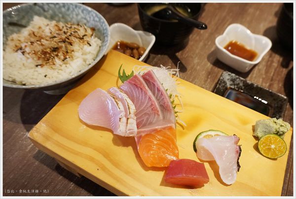 羽笠日本料理-生魚片定食-1.JPG