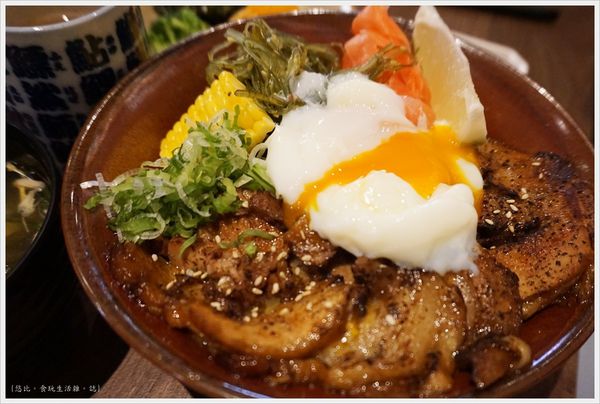 羽笠日本料理-梅花叉燒丼-5.JPG