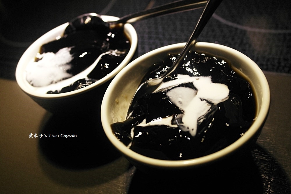 [高雄凹子底站]五円紙の鍋(左營富民店)-大船入港，滿滿的海鮮，清甜的湯頭，讚!!