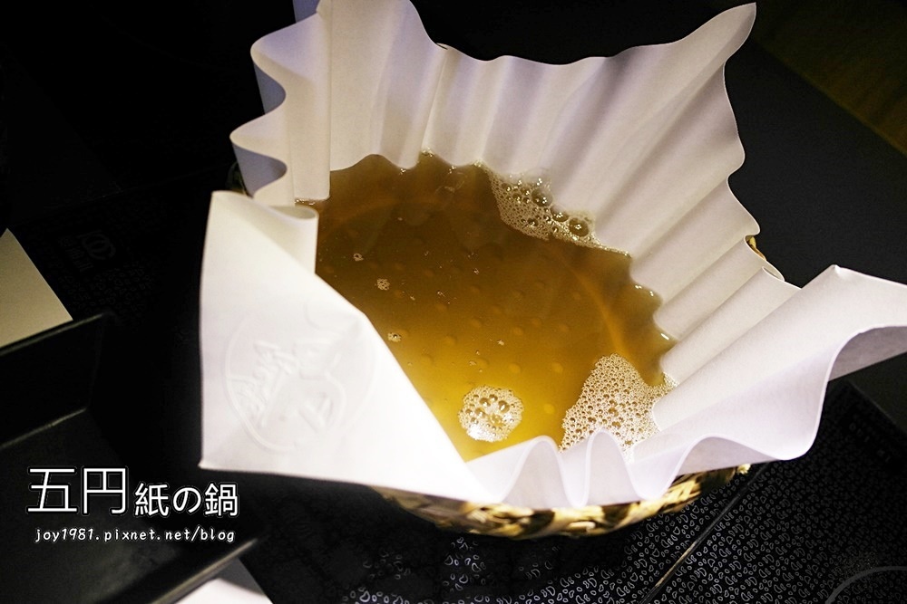 [高雄凹子底站]五円紙の鍋(左營富民店)-大船入港，滿滿的海鮮，清甜的湯頭，讚!!