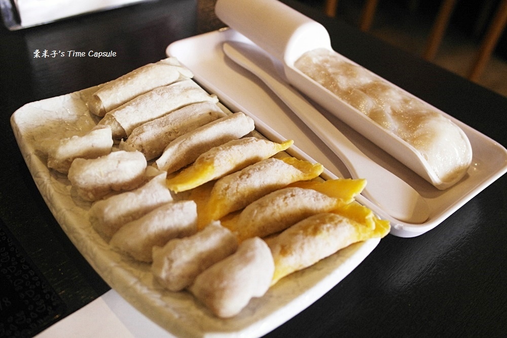 [高雄凹子底站]五円紙の鍋(左營富民店)-大船入港，滿滿的海鮮，清甜的湯頭，讚!!