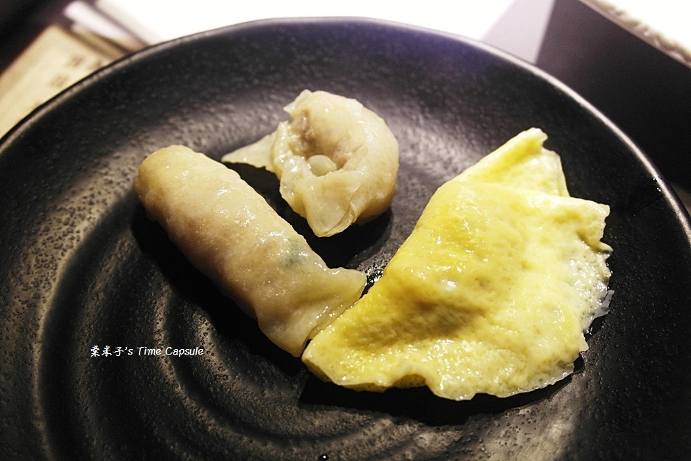 [高雄凹子底站]五円紙の鍋(左營富民店)-大船入港，滿滿的海鮮，清甜的湯頭，讚!!