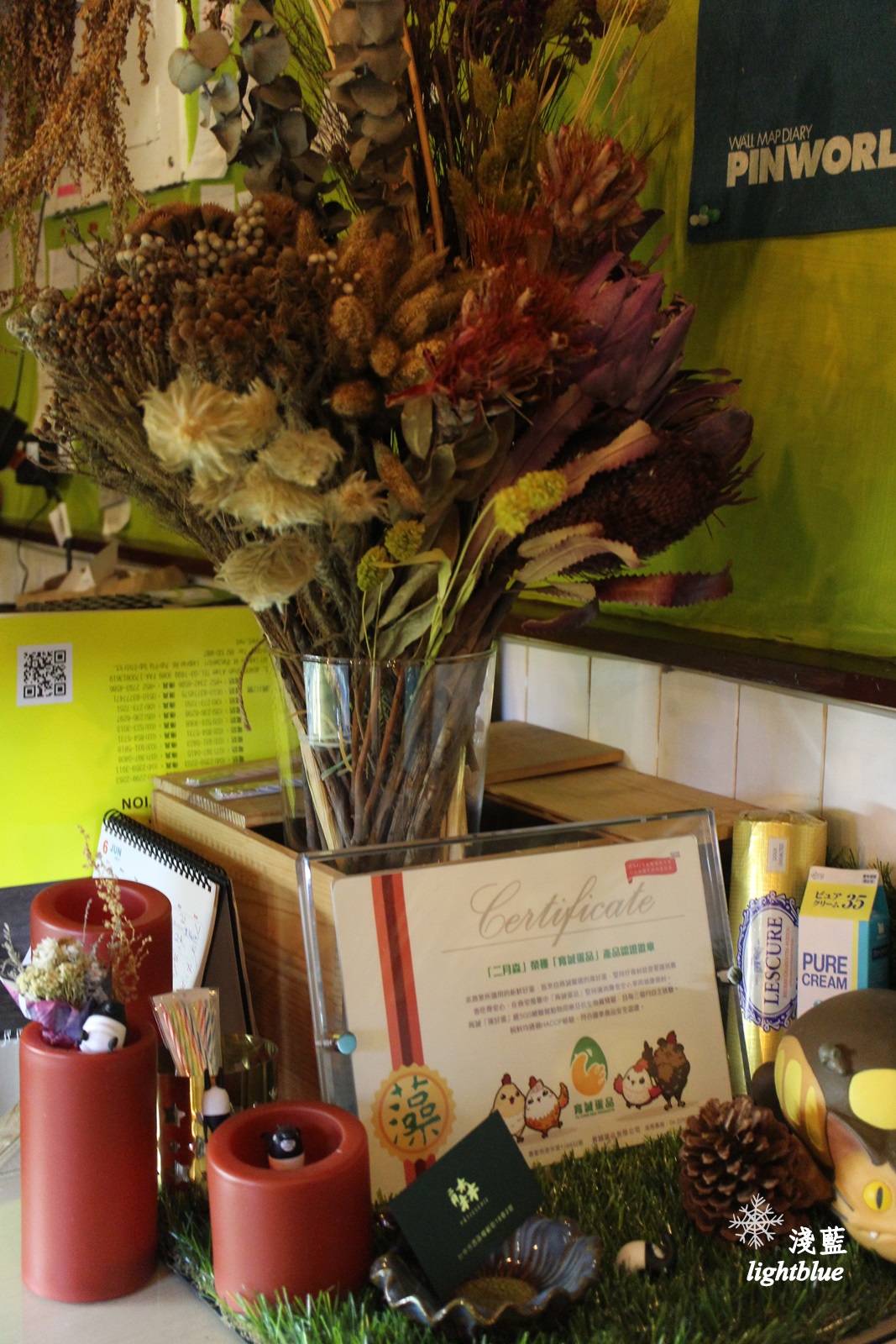 台中美食：淺藍 × 二月森～超好拍！乾燥花海中的甜點店