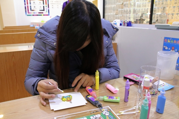 愛玩色創意館: 【彰化北斗景點】愛玩色創意館觀光工廠~跟著凱樂兔的足跡一起走,色彩繽紛玩色城堡,浪漫又療癒的星空館溜滑梯