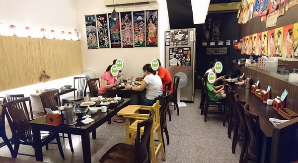 六郎專賣丼飯：高雄~六郎專賣丼飯~平價料理~推日式燒骨、照燒雞腿~肉質軟嫩超下飯~(近瑞豐夜市美食)