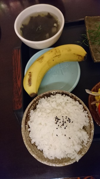 六郎專賣丼飯：高雄~六郎專賣丼飯~平價料理~推日式燒骨、照燒雞腿~肉質軟嫩超下飯~(近瑞豐夜市美食)