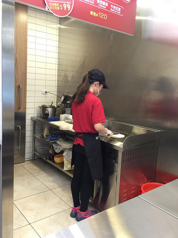 11258647_1627563744125342_1514434413_n