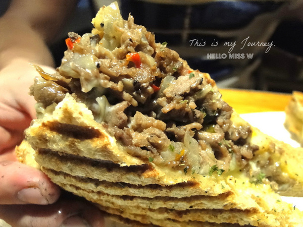 Campus Cafe(內湖店)：【Campus Cafe 內湖店】移植美國校園風 份量美味都無敵滿分的人氣店 木碗沙拉 明太子海鮮扁麵