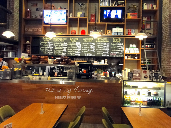 Campus Cafe(內湖店)：【Campus Cafe 內湖店】移植美國校園風 份量美味都無敵滿分的人氣店 木碗沙拉 明太子海鮮扁麵