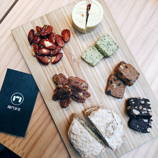 開門茶堂:開門茶堂│沉浸茶香 品味設計 感受生活 │捷運小巨蛋站民生社區│令人驚艷的紅茶生乳達克瓦茲 夢幻級甜點