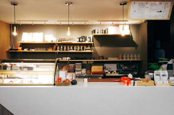 開門茶堂:開門茶堂│沉浸茶香 品味設計 感受生活 │捷運小巨蛋站民生社區│令人驚艷的紅茶生乳達克瓦茲 夢幻級甜點