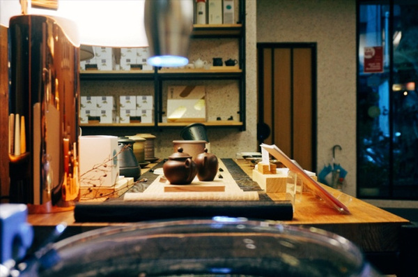 開門茶堂:開門茶堂│沉浸茶香 品味設計 感受生活 │捷運小巨蛋站民生社區│令人驚艷的紅茶生乳達克瓦茲 夢幻級甜點