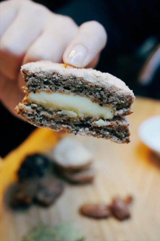 開門茶堂:開門茶堂│沉浸茶香 品味設計 感受生活 │捷運小巨蛋站民生社區│令人驚艷的紅茶生乳達克瓦茲 夢幻級甜點