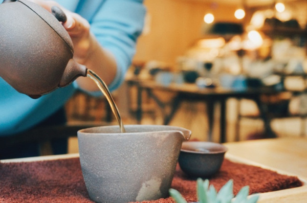 開門茶堂:開門茶堂│沉浸茶香 品味設計 感受生活 │捷運小巨蛋站民生社區│令人驚艷的紅茶生乳達克瓦茲 夢幻級甜點