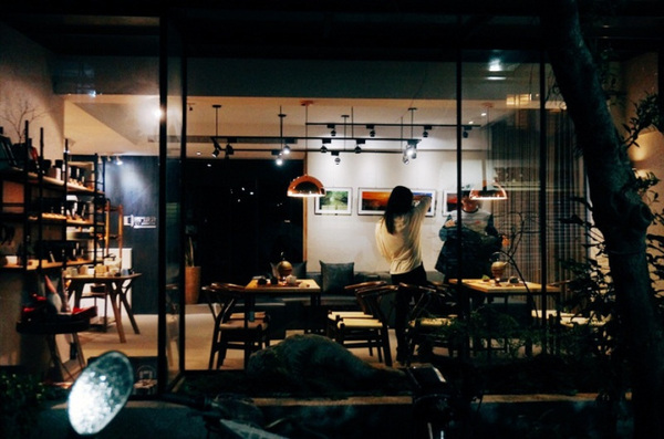 開門茶堂:開門茶堂│沉浸茶香 品味設計 感受生活 │捷運小巨蛋站民生社區│令人驚艷的紅茶生乳達克瓦茲 夢幻級甜點