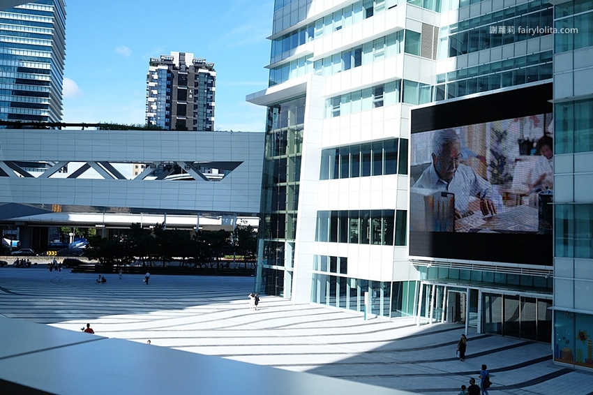 乾杯燒肉居酒屋。開吃10種頂級燒肉，滿滿和牛香通通吞下肚，中秋節雙人套期間限定，錯過等明年！ @蹦啾♥謝蘿莉 La vie heureuse