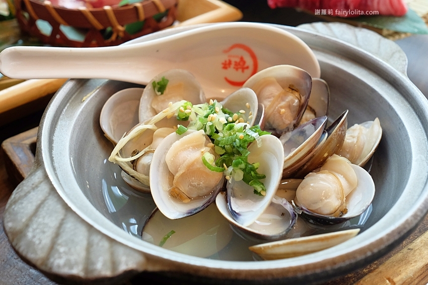 乾杯燒肉居酒屋。開吃10種頂級燒肉，滿滿和牛香通通吞下肚，中秋節雙人套期間限定，錯過等明年！ @蹦啾♥謝蘿莉 La vie heureuse
