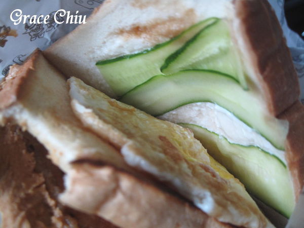 扶旺號 復興店 捷運忠孝復興 手作吐司 厚吐司 熱壓吐司 鐵板捲餅 高大鮮乳 紅茶牛奶