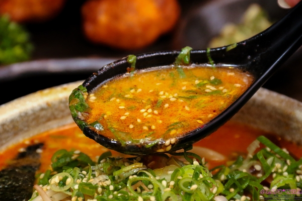 一心拉麵:【羅東♥美食】☼一心拉麵☼熬煮10小時以上的豚骨湯頭濃郁好喝,每日限量100碗,近羅東火車後站、羅東轉運站♥♥