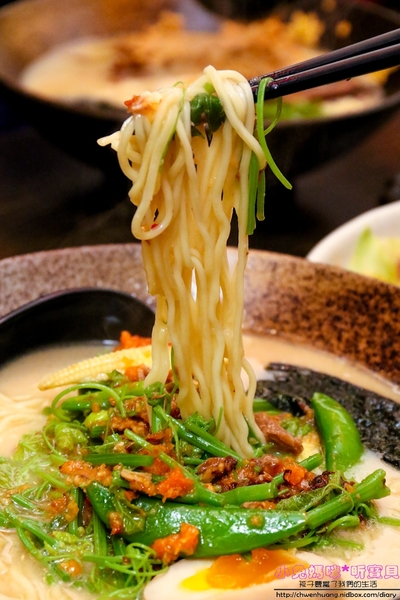 一心拉麵:【羅東♥美食】☼一心拉麵☼熬煮10小時以上的豚骨湯頭濃郁好喝,每日限量100碗,近羅東火車後站、羅東轉運站♥♥