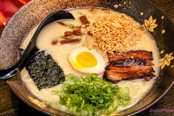 一心拉麵:【羅東♥美食】☼一心拉麵☼熬煮10小時以上的豚骨湯頭濃郁好喝,每日限量100碗,近羅東火車後站、羅東轉運站♥♥