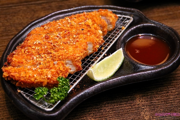 一心拉麵:【羅東♥美食】☼一心拉麵☼熬煮10小時以上的豚骨湯頭濃郁好喝,每日限量100碗,近羅東火車後站、羅東轉運站♥♥