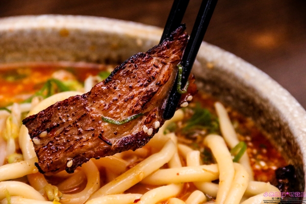 一心拉麵:【羅東♥美食】☼一心拉麵☼熬煮10小時以上的豚骨湯頭濃郁好喝,每日限量100碗,近羅東火車後站、羅東轉運站♥♥