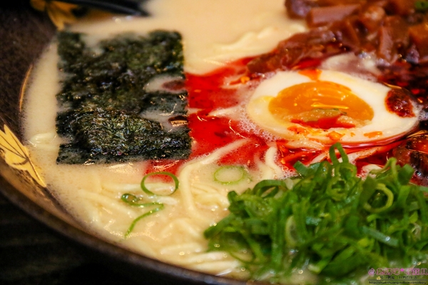 一心拉麵:【羅東♥美食】☼一心拉麵☼熬煮10小時以上的豚骨湯頭濃郁好喝,每日限量100碗,近羅東火車後站、羅東轉運站♥♥