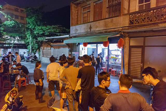 【基隆美食】俞家清魚湯 誇張 深夜大排長龍消夜 盛況不輸台南牛肉湯