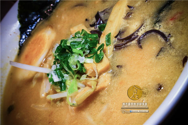 倉麵屋~桃園中壢(起源日本 歸根花蓮 散葉中壢有故事的排隊拉麵)