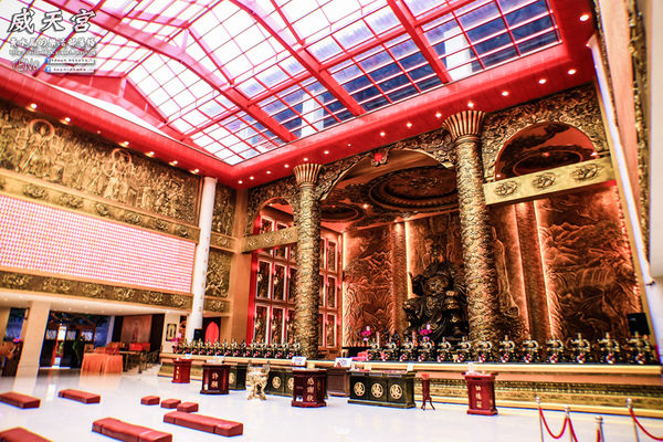 威天宮|桃園市龜山區唐式建築不燒香環保廟宇;東南亞室內最高大關聖帝君法像;來了就要許願,然後努力實踐它。