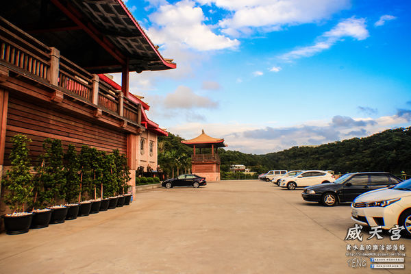 威天宮|桃園市龜山區唐式建築不燒香環保廟宇;東南亞室內最高大關聖帝君法像;來了就要許願,然後努力實踐它。