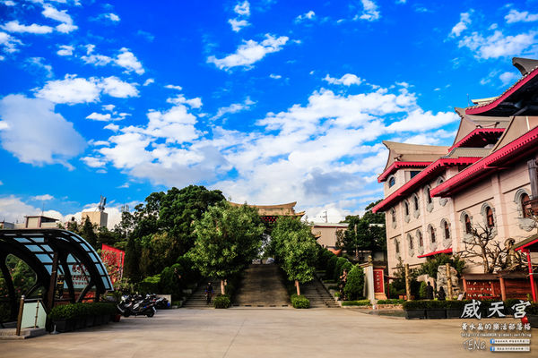 威天宮|桃園市龜山區唐式建築不燒香環保廟宇;東南亞室內最高大關聖帝君法像;來了就要許願,然後努力實踐它。