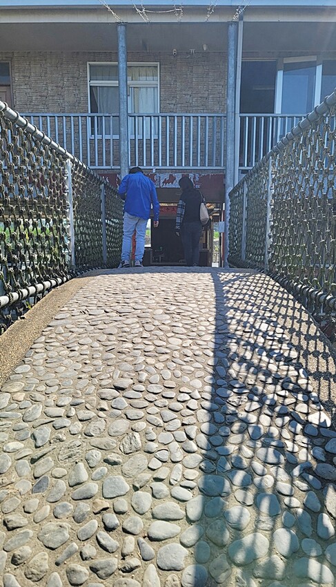 南投縣埔里鎮藏匿在筊白筍田中央的活魚料理，想吃記得先預約！！！