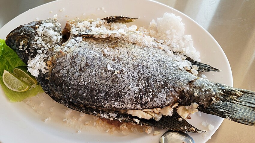 南投縣埔里鎮藏匿在筊白筍田中央的活魚料理，想吃記得先預約！！！