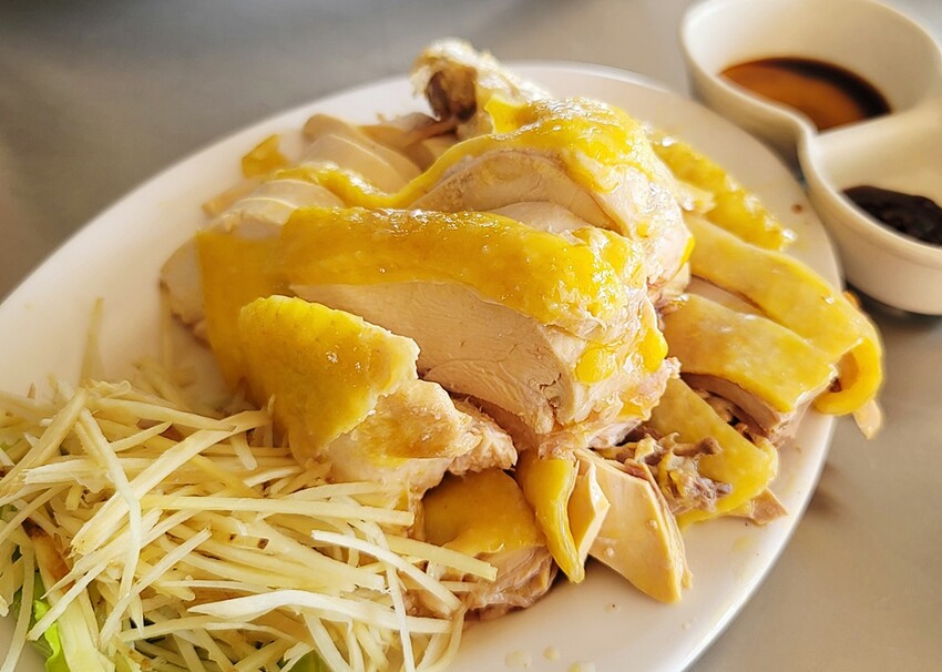 南投縣埔里鎮藏匿在筊白筍田中央的活魚料理，想吃記得先預約！！！