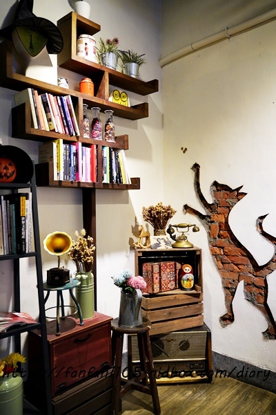 【板橋美食】翁林.林Café #早午餐 #義大利麵 #燉飯 #下午茶 #新埔站 #寵物友善餐廳 (1).JPG