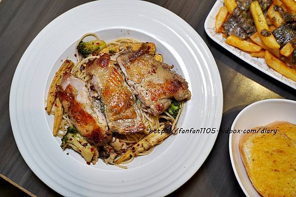 【板橋美食】翁林.林Café #早午餐 #義大利麵 #燉飯 #下午茶 #新埔站 #寵物友善餐廳 (15).JPG