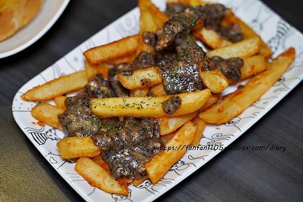 【板橋美食】翁林.林Café #早午餐 #義大利麵 #燉飯 #下午茶 #新埔站 #寵物友善餐廳 (10).JPG