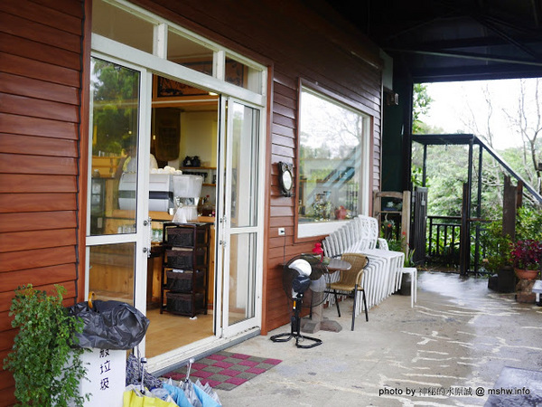 岳家庄夜景咖啡廳：【食記】台中岳家庄夜景咖啡廳.夜生活@沙鹿東海藝術街&都會公園後山 : 以咖啡,輕食,披薩與鐵塔佐海線夜景…