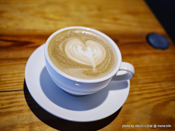 岳家庄夜景咖啡廳：【食記】台中岳家庄夜景咖啡廳.夜生活@沙鹿東海藝術街&都會公園後山 : 以咖啡,輕食,披薩與鐵塔佐海線夜景…