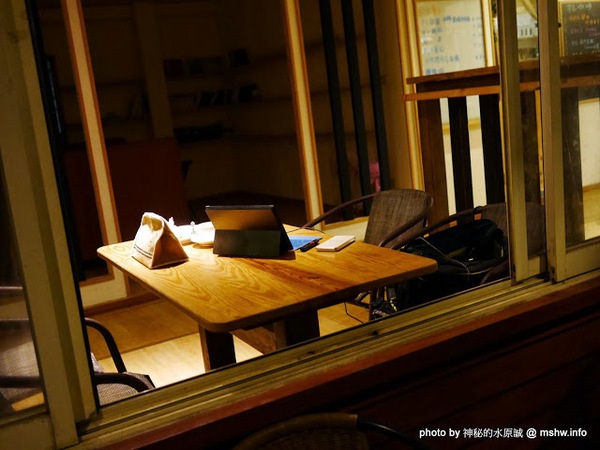 岳家庄夜景咖啡廳：【食記】台中岳家庄夜景咖啡廳.夜生活@沙鹿東海藝術街&都會公園後山 : 以咖啡,輕食,披薩與鐵塔佐海線夜景…