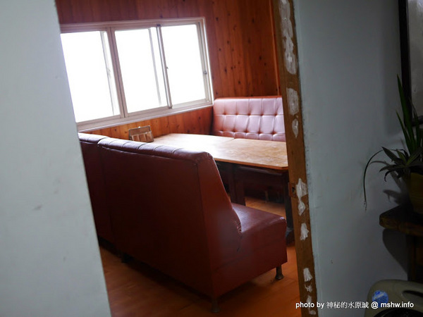 岳家庄夜景咖啡廳：【食記】台中岳家庄夜景咖啡廳.夜生活@沙鹿東海藝術街&都會公園後山 : 以咖啡,輕食,披薩與鐵塔佐海線夜景…