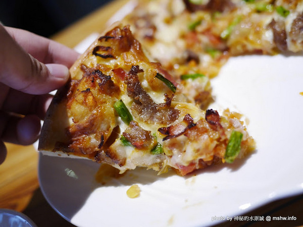 岳家庄夜景咖啡廳：【食記】台中岳家庄夜景咖啡廳.夜生活@沙鹿東海藝術街&都會公園後山 : 以咖啡,輕食,披薩與鐵塔佐海線夜景…